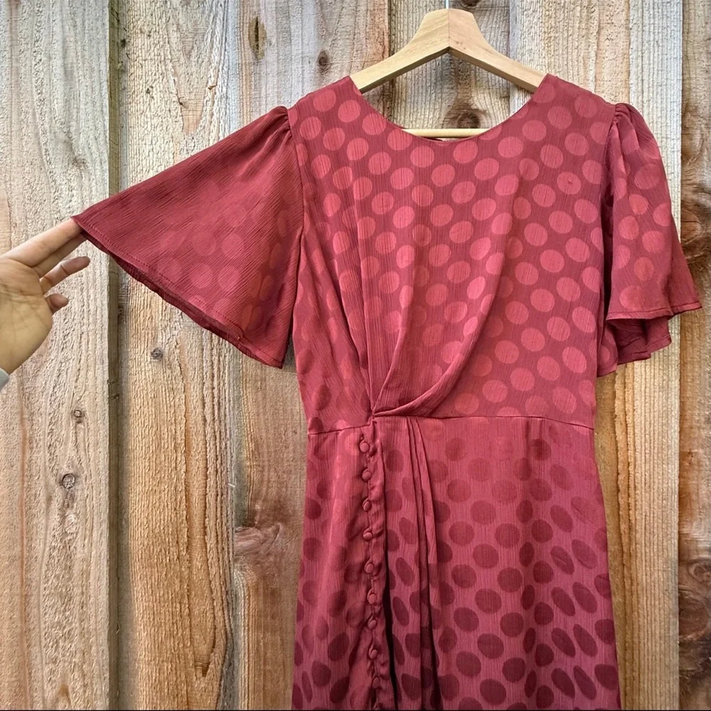 The ASTR the Label Ebony Rust Red Polka Dot Midi Dress 🌿 - Picture 4 of 12